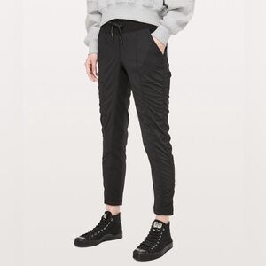 Lululemon Street To Studio Unlined Mid Rise 7/8 Black Ankle Pant EUC Size 2